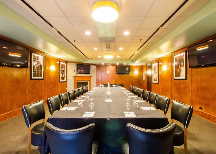 Hotel Chicago North Shore By Ihg