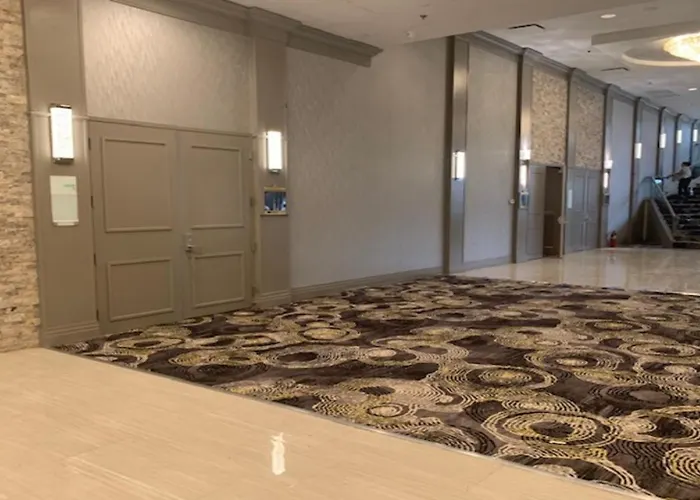 Hotel Chicago North Shore By Ihg 4*