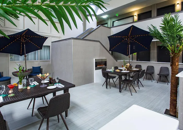 Hotel Chicago North Shore By Ihg Skokie